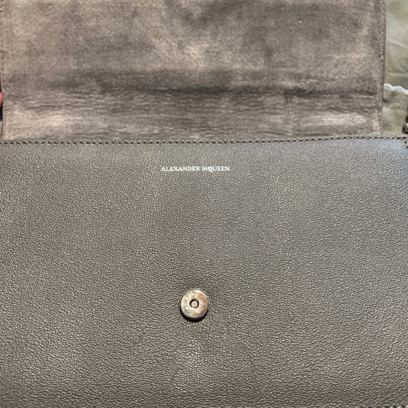 Alexander McQueen Insignia Chain Flap Crossbody Bag - Picture 9 of 11